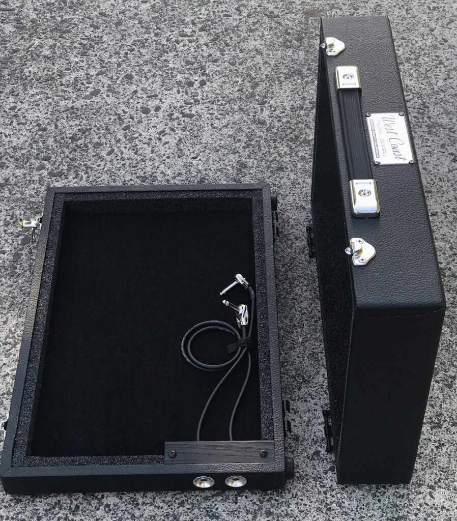 1 Flat Pedalboard w/ Case Durable, Light & Easy Setup