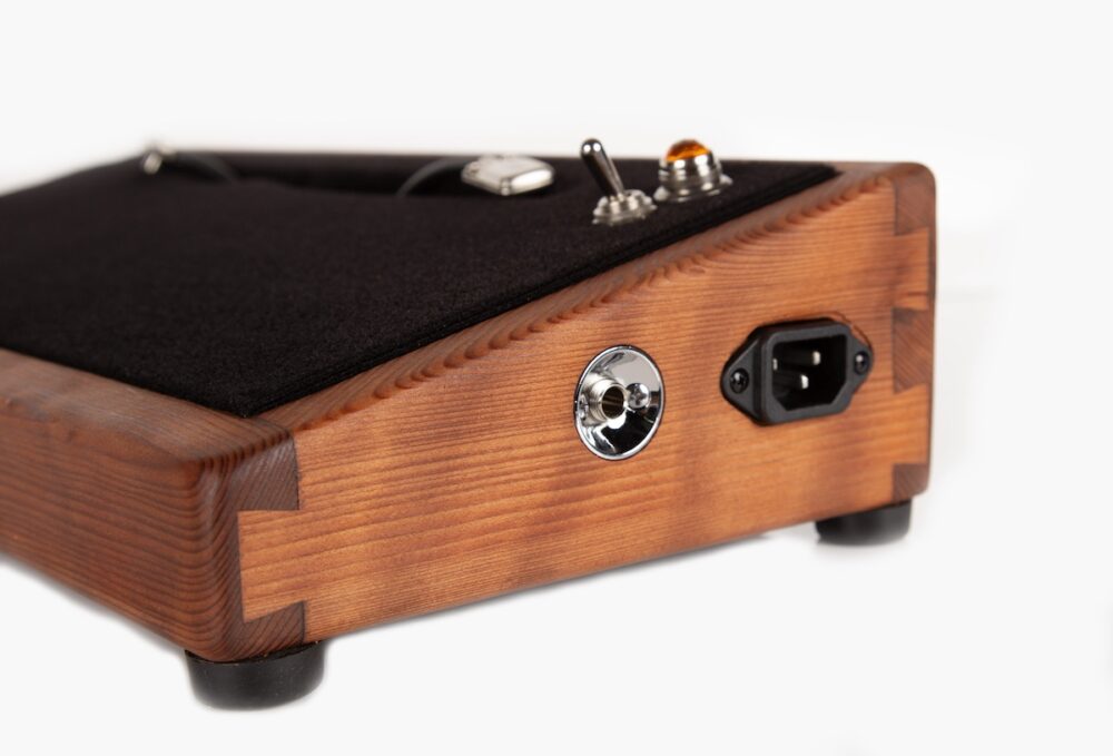 18X8 Custom Mini California Redwood Pedalboard - Ready to Ship 5