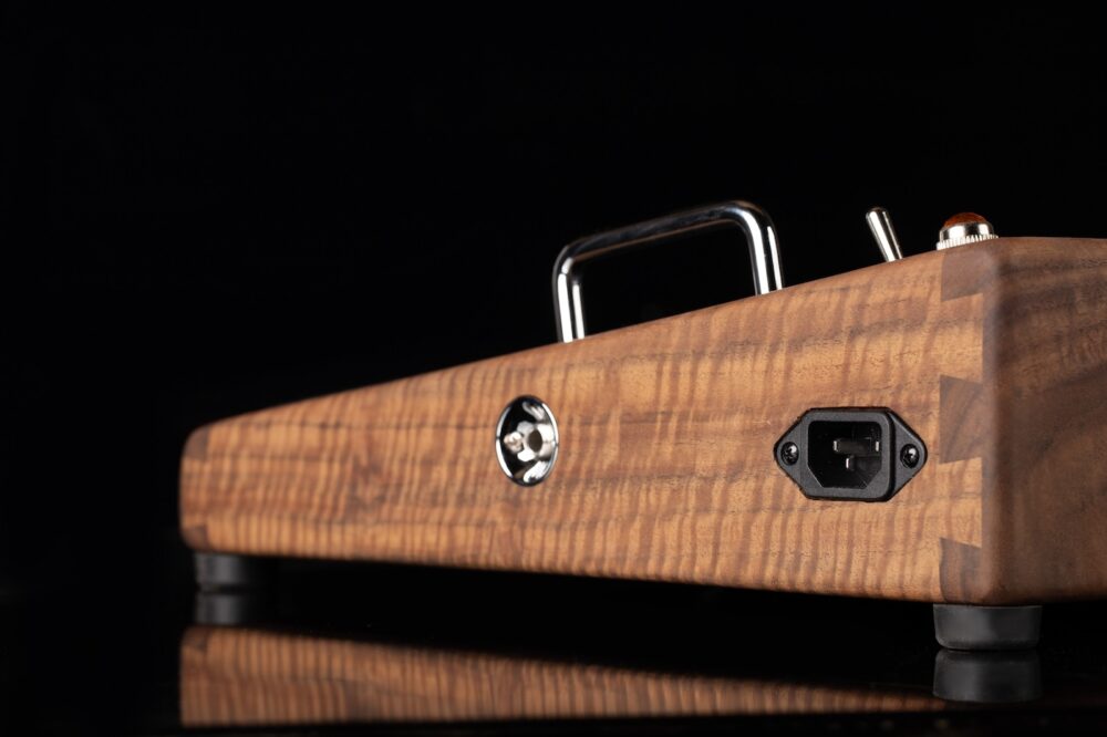 LIMITED Curly Walnut Pedalboard - 24X13 - Ready to Ship 6