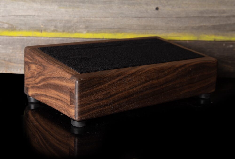 13X7 Custom Mini Walnut Pedalboard - Ready to Ship - Image 4