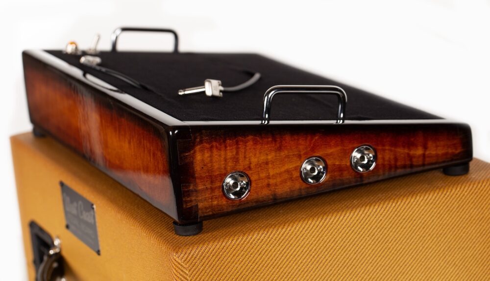 18X12 Sun Burst Pedalboard Combo with Tweed Hard Case - Image 3