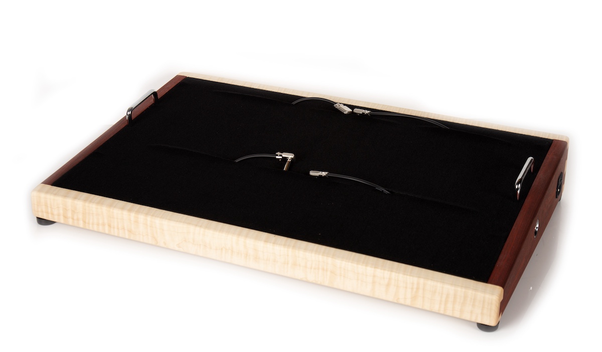 **B-STOCK** 26X16 Iron Man Padauk and Curly Maple Angled Pedalboard 3 **B-STOCK** 26X16 Iron Man Padauk and Curly Maple Angled Pedalboard - Image 3