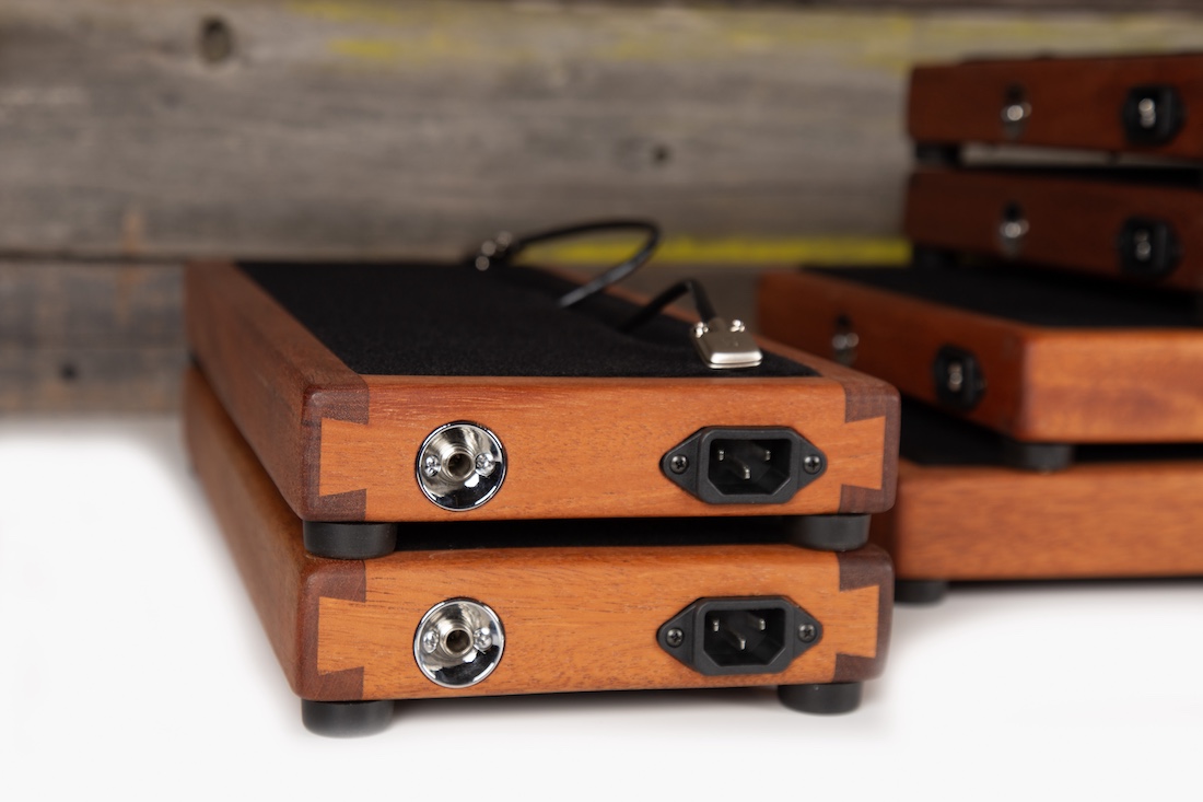 Multiple Sizes!! Mahogany Flat Pedalboards - 28X12, 24X12,18X12, 17X7 - Ready to Ship 3 Multiple Sizes!! Mahogany Flat Pedalboards - 28X12, 24X12,18X12, 17X7 - Ready to Ship - Image 3