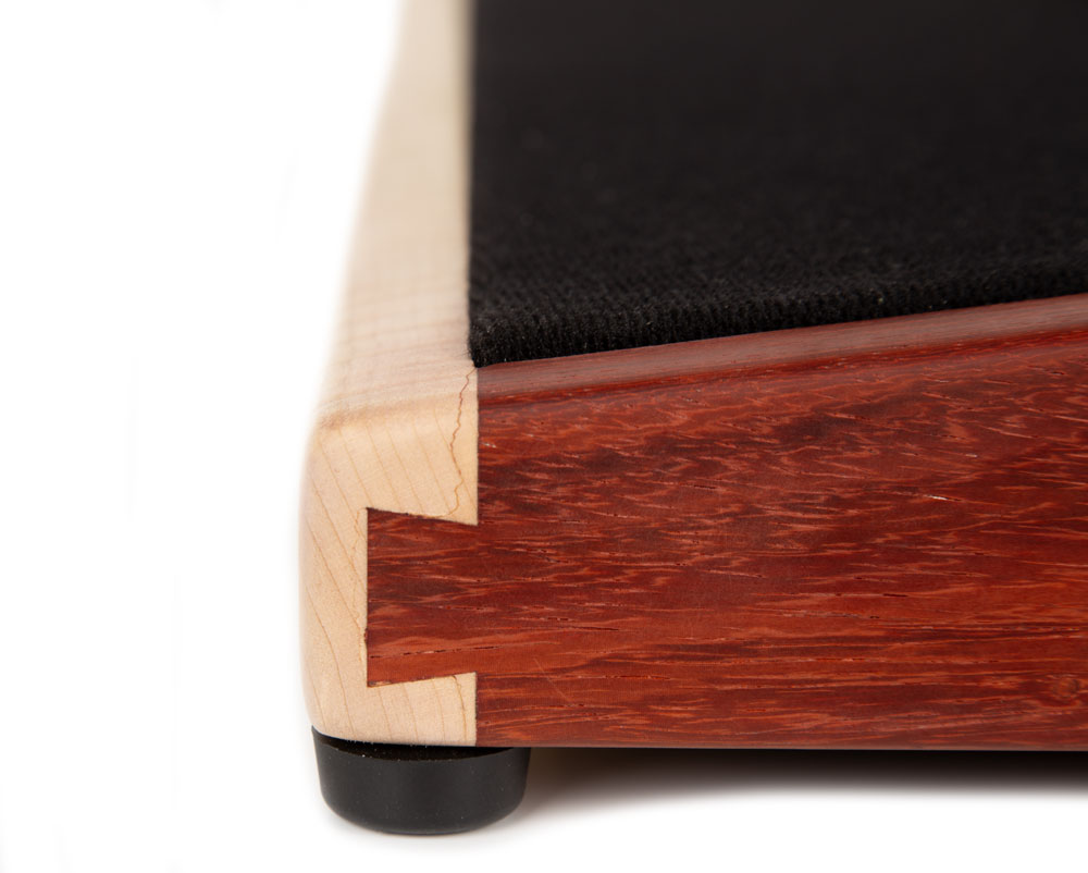 **B-STOCK** 26X16 Iron Man Padauk and Curly Maple Angled Pedalboard 2 **B-STOCK** 26X16 Iron Man Padauk and Curly Maple Angled Pedalboard - Image 2